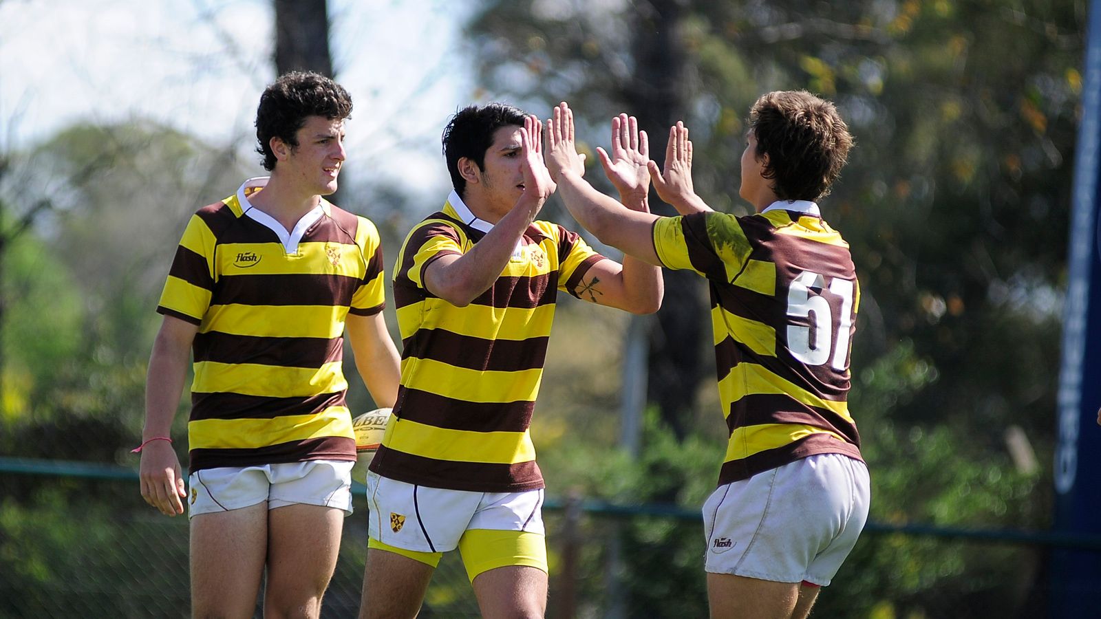 CHICOS CON INQUIETUDES