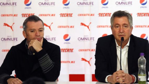 José Luis Higuera asegura que bajarán costos de Chivas TV