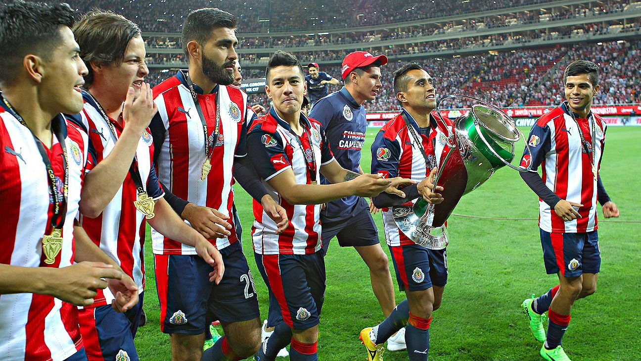 Tecate y Corona se disputan por Chivas