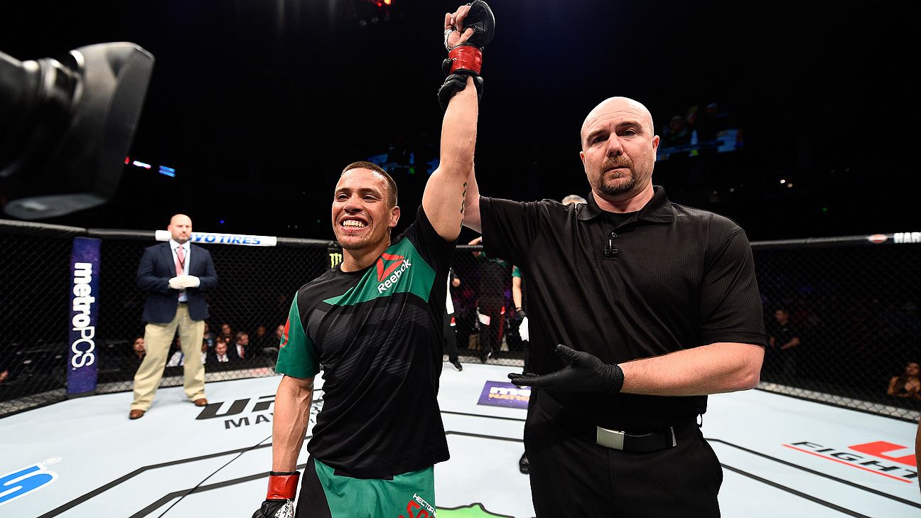 Mexicano Héctor Sandoval sorprende con victoria por nocaut en UFC - ESPN