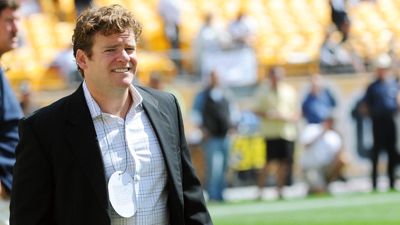 Seattle Seahawks GM John Schneider says contract does not contain out clause which would allow him to leave for Green Bay