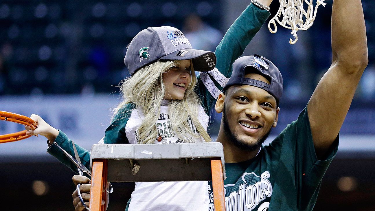 Princess Lacey Helping Payne Cut Down The Net