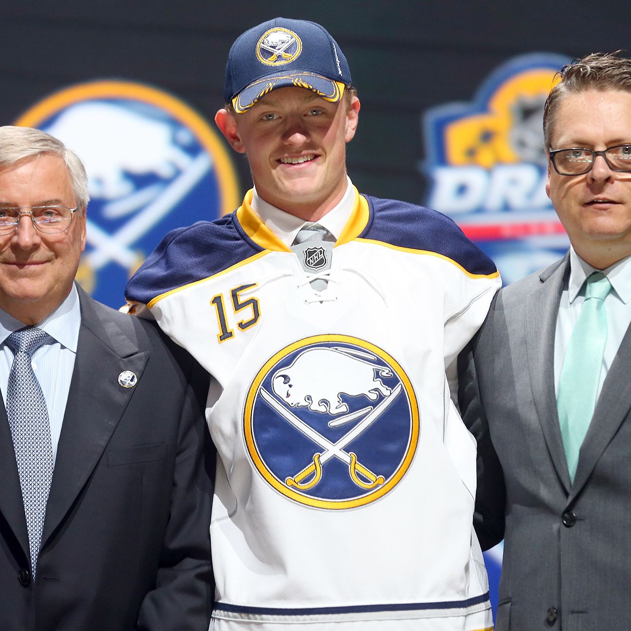 Jack Eichel turns pro after stellar rookie season with BU - ESPN