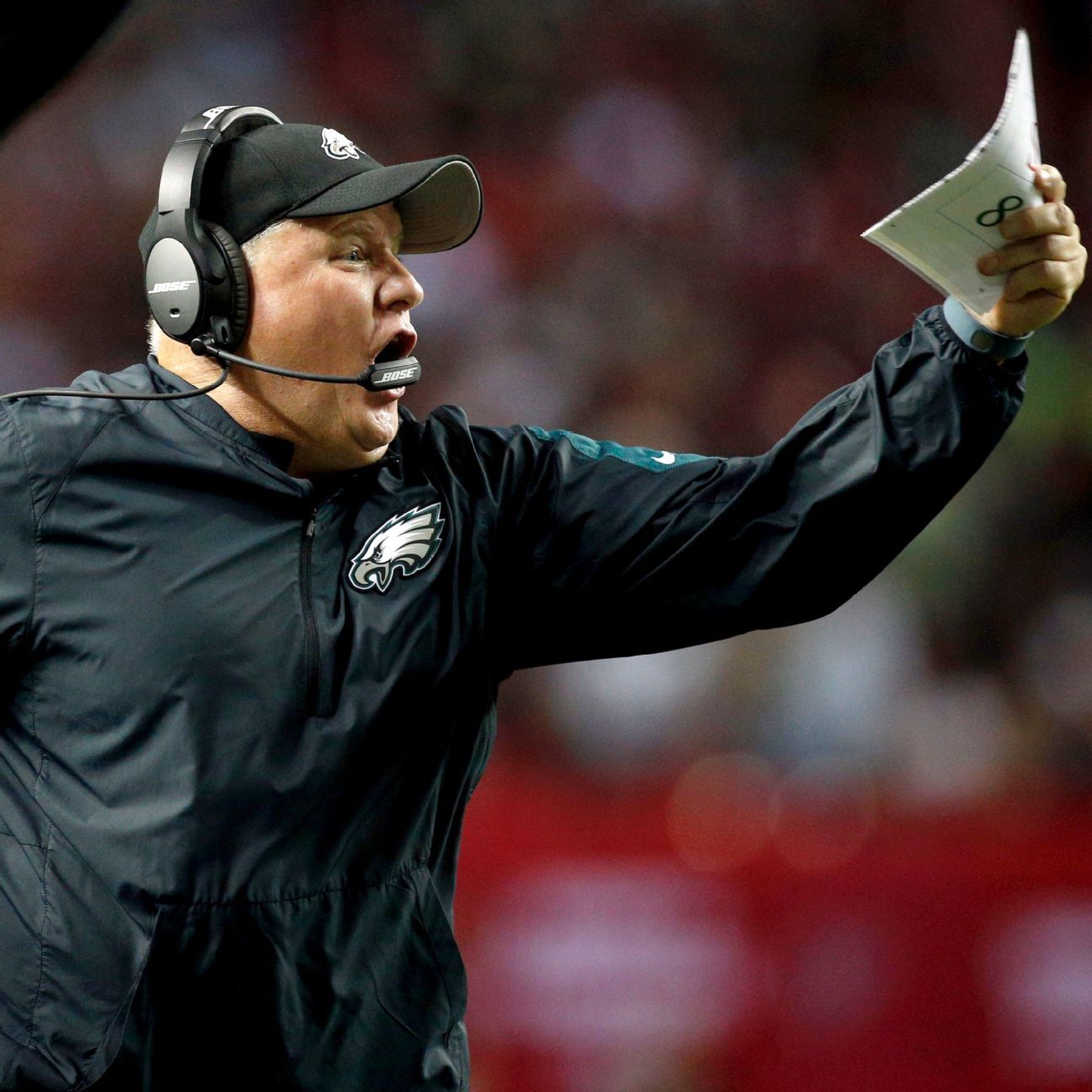 Eagles' Kelly again tries to quash college rumors