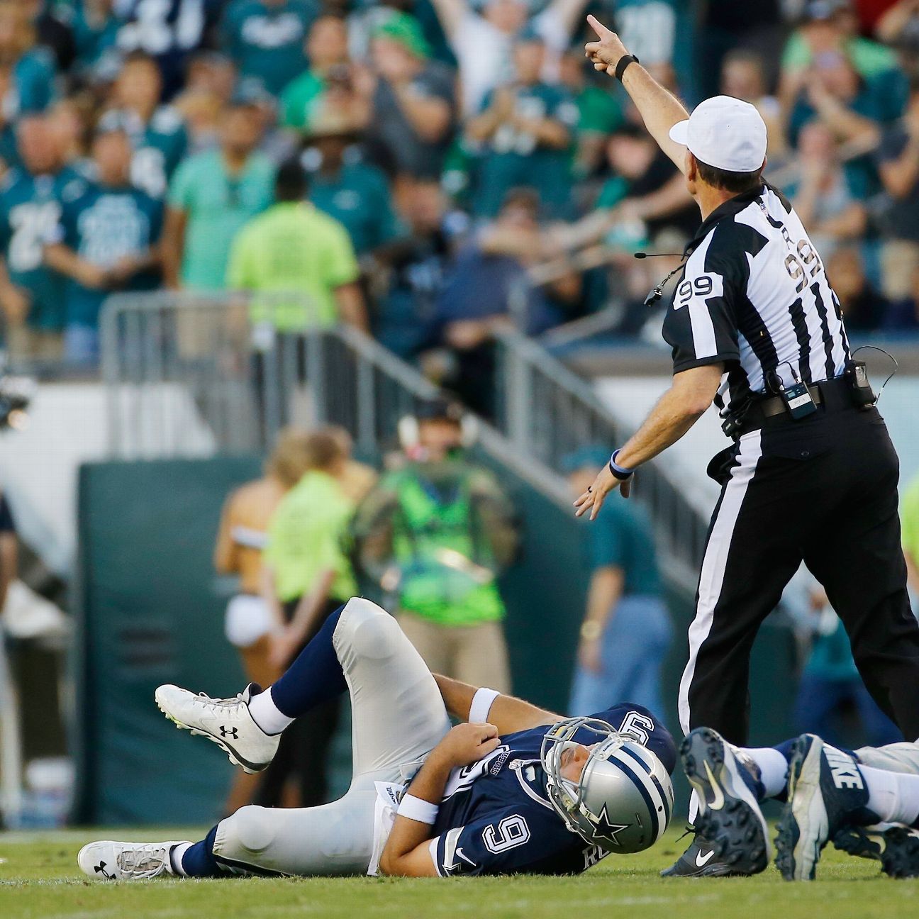 Romo won't need surgery on collarbone injury
