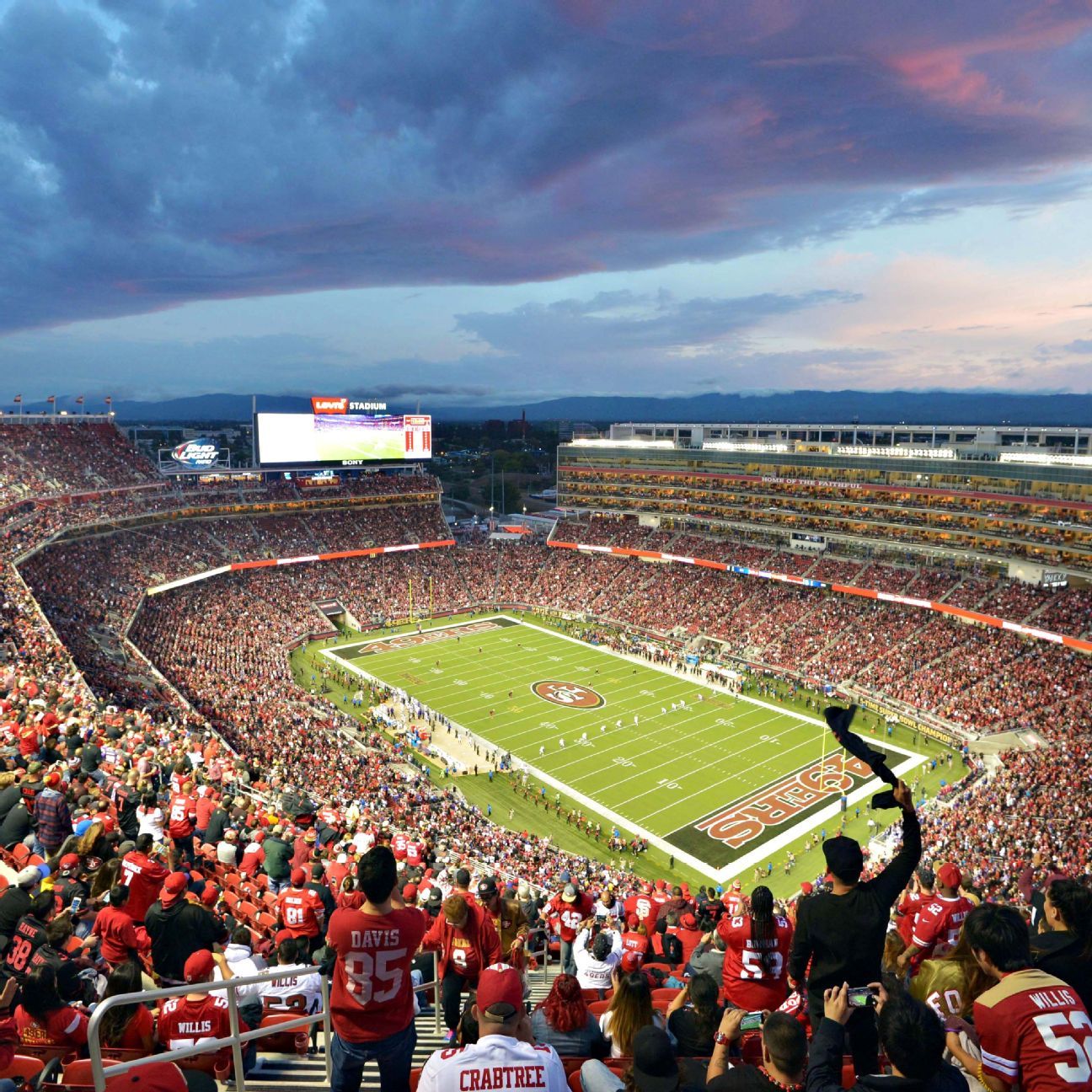 Pilots to FAA: 49ers' stadium lights a hazard