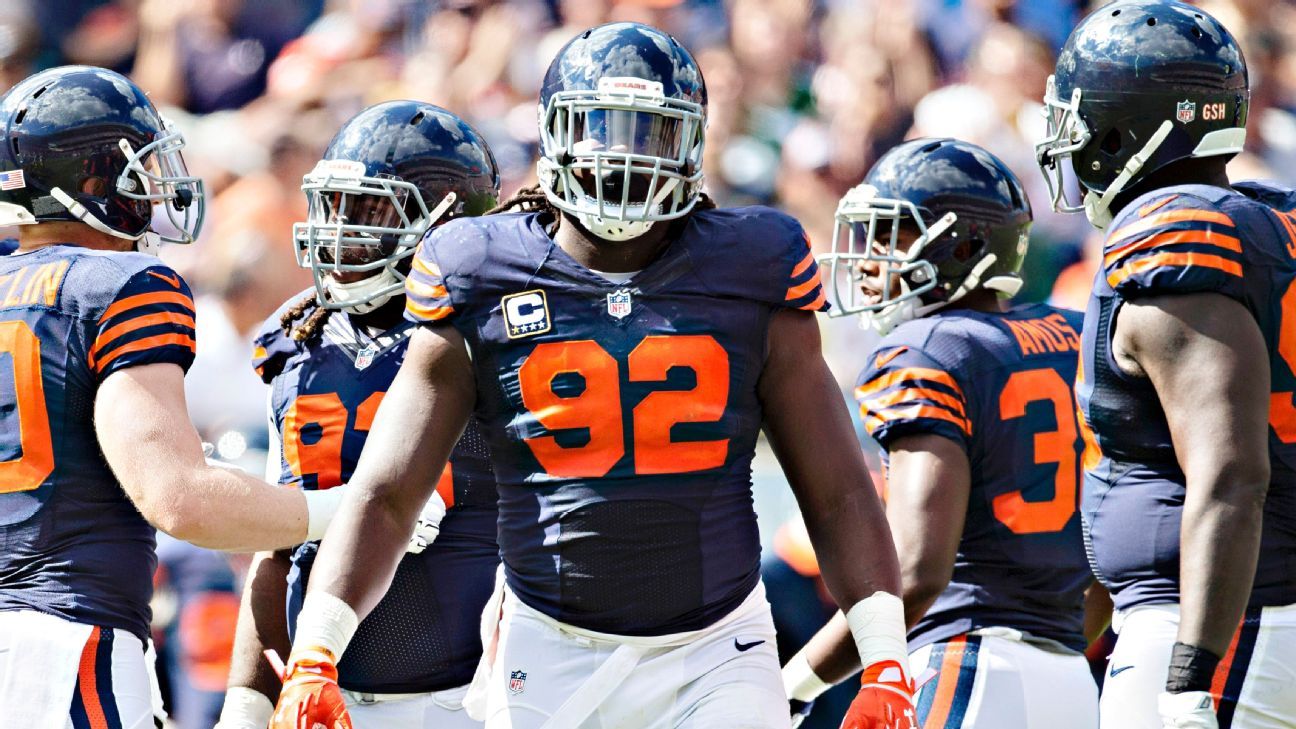 Pernell McPhee goes Beast Mode on exchange with Jay Cutler
