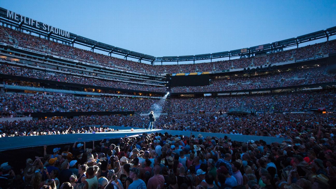 Country music star Jason Aldean tours iconic sports stadiums, including