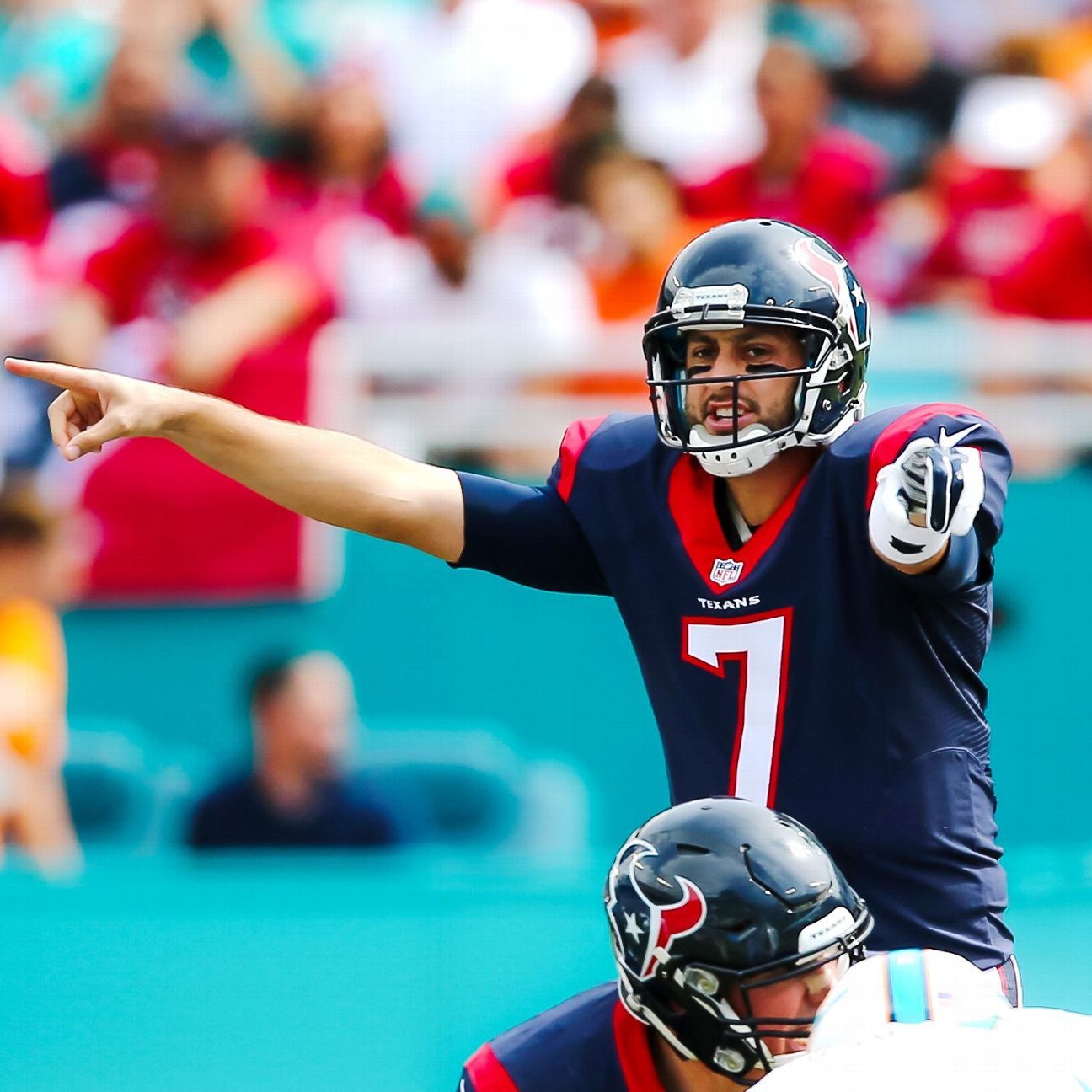Texans gain zero yards in first quarter in sluggish start against Miami