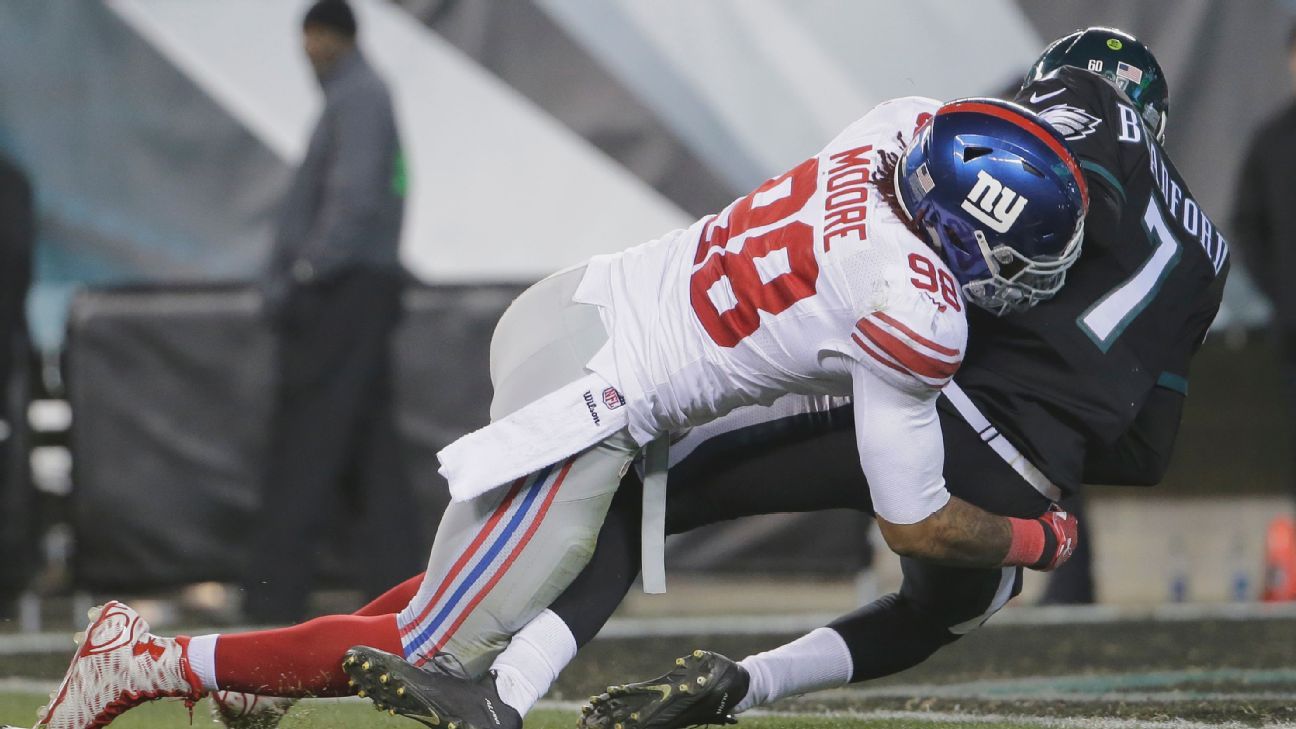 Sources: Giants cut Moore after repeated issues
