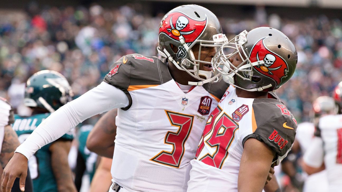 Jameis Winston, Doug Martin power Bucs to dominant win over Eagles