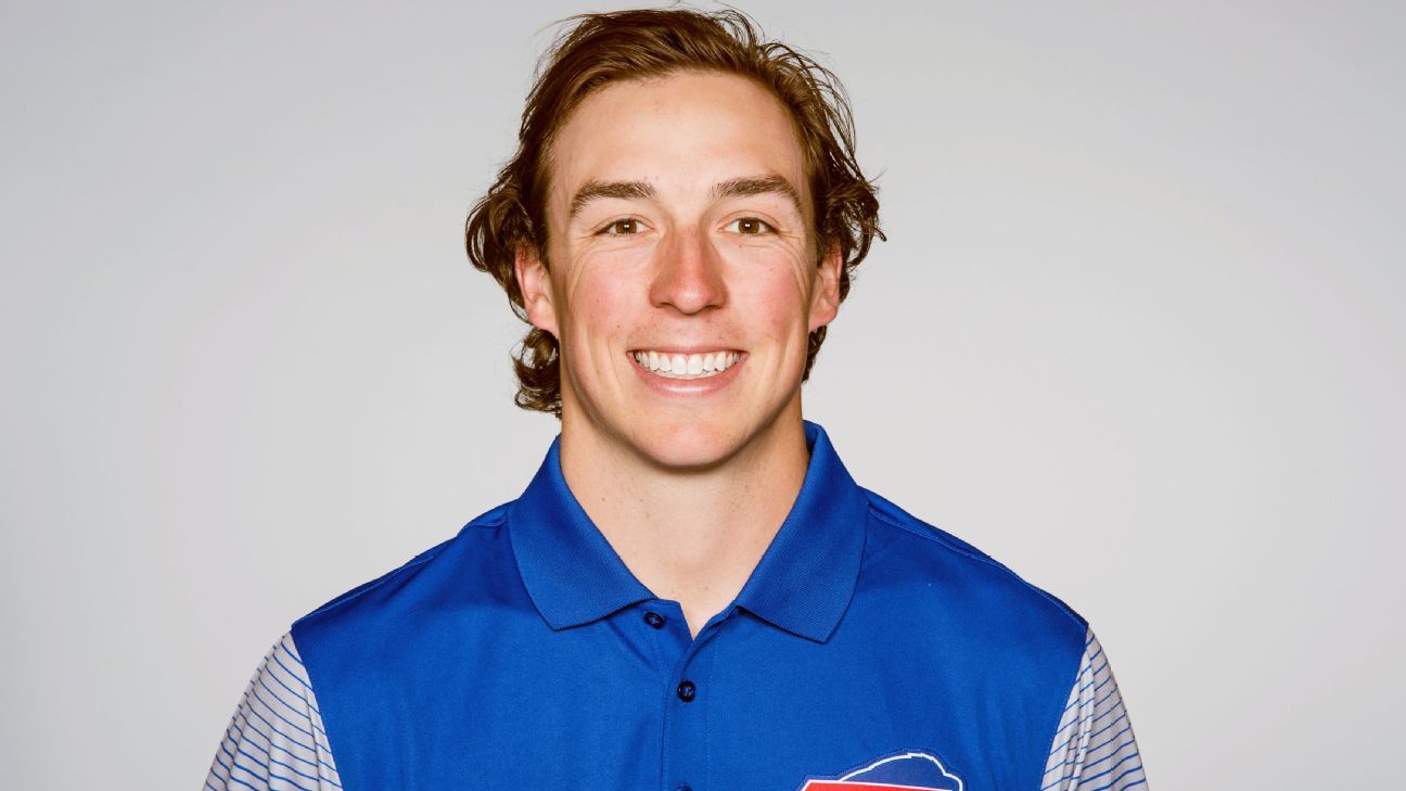 Bills hire Zak Kromer as entry-level assistant
