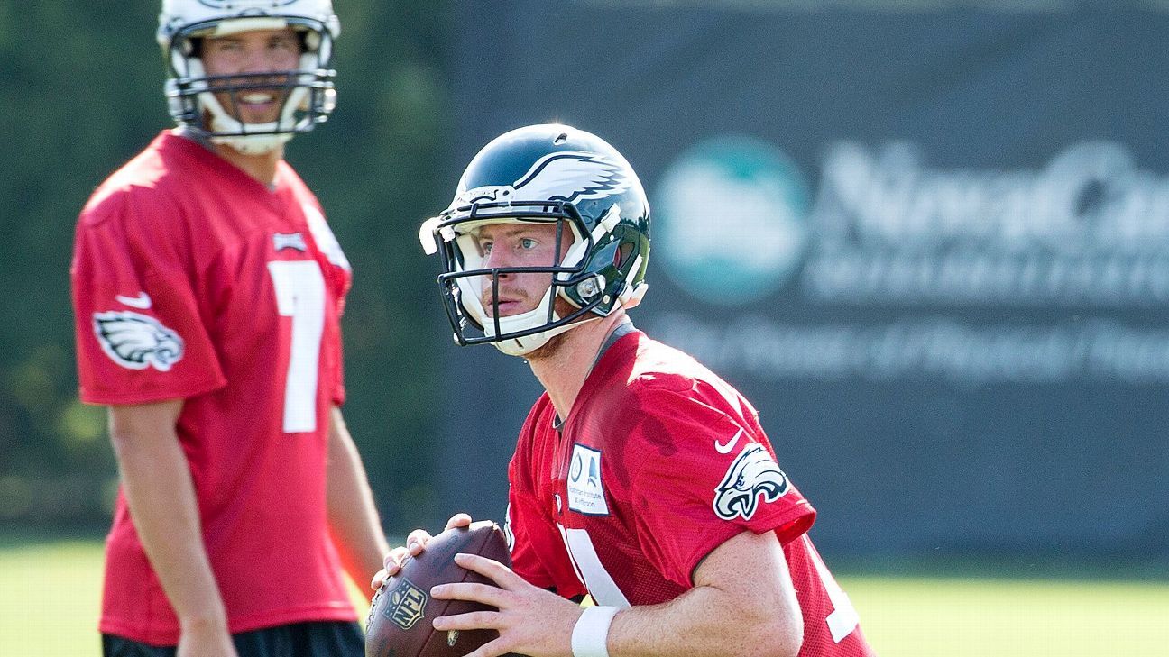 Carson Wentz runs first team, but doesn't win the day