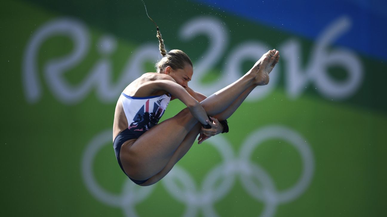 British diver Tonia Couch Olympic divers in midair the