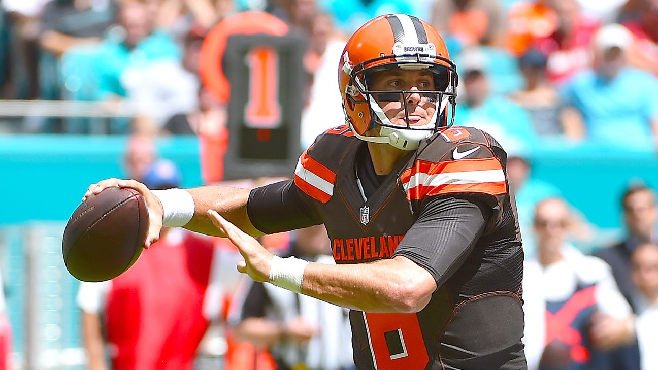 Browns QBs Kessler, McCown both intend to play