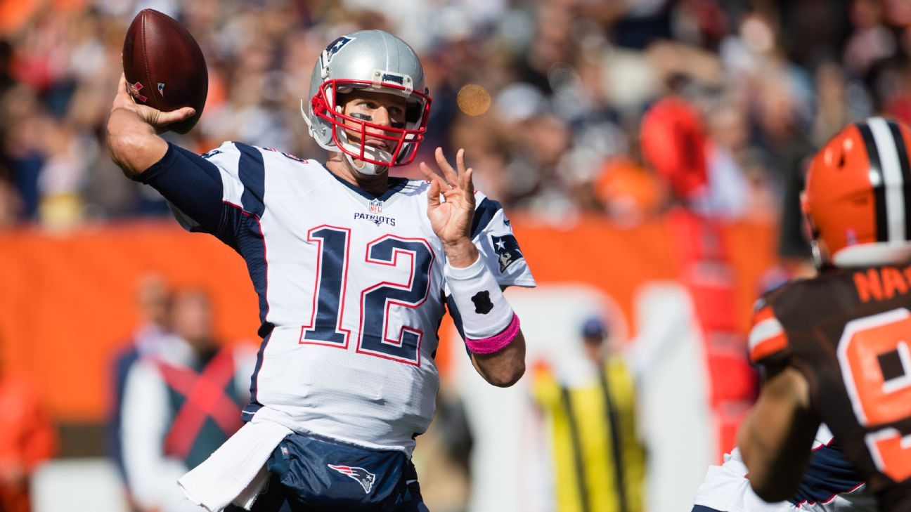 Tom Brady returns, promptly leads New England Patriots to touchdown