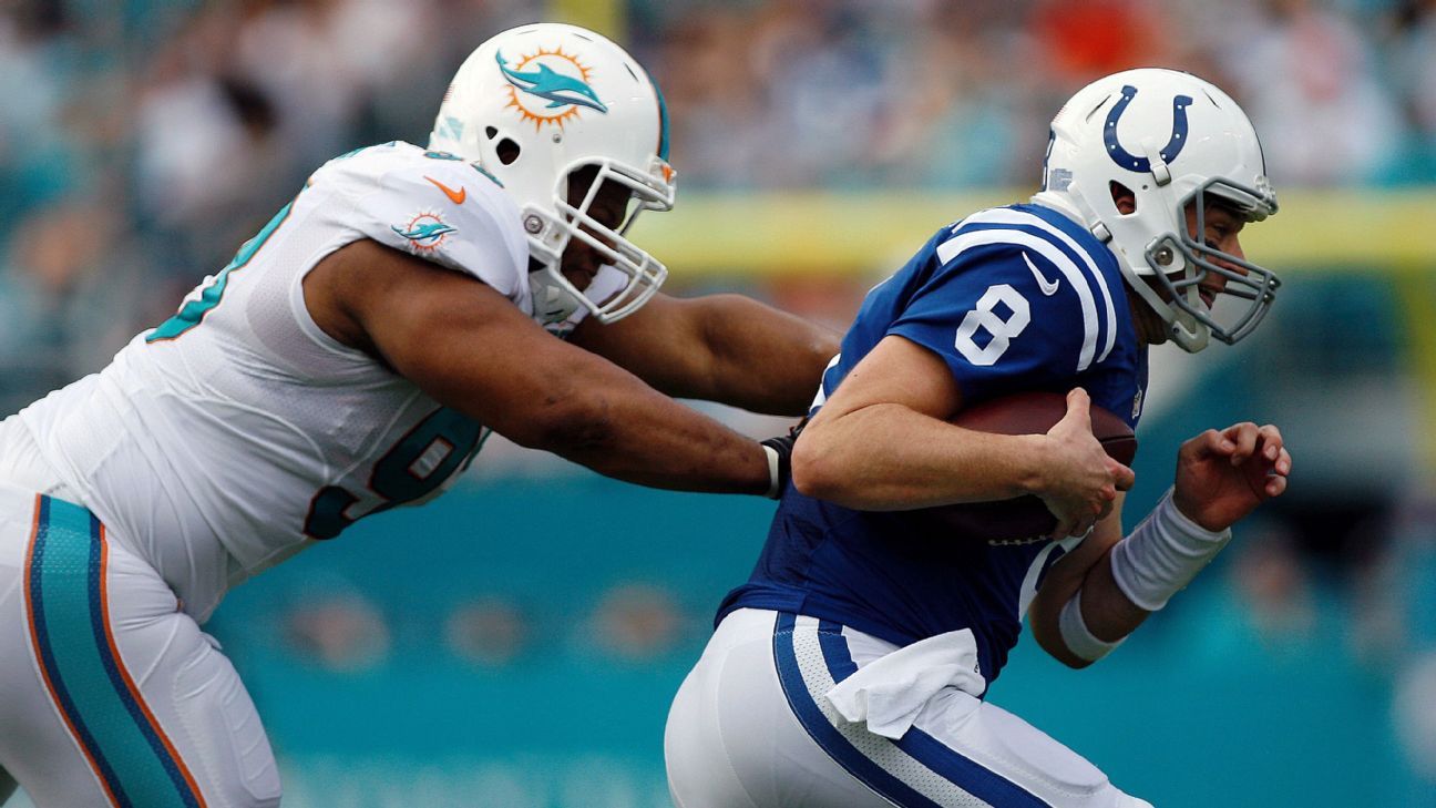 Colts' Hasselbeck exits early for 4th week in row