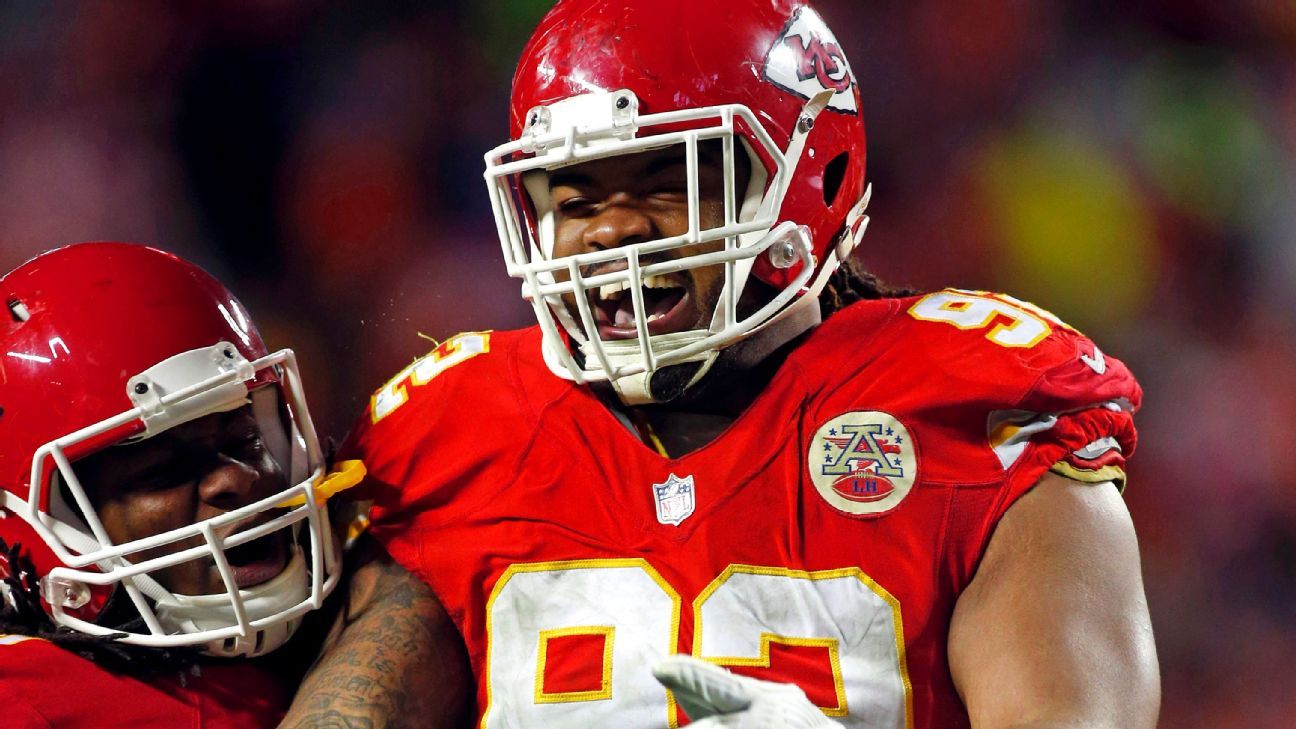 Falcons make big splash after all with addition of Dontari Poe