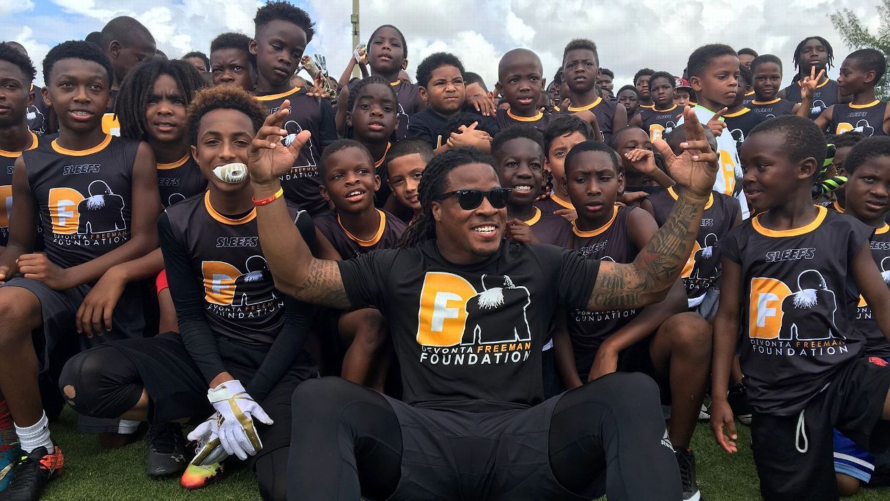 Devonta Freeman gives back on same Miami field that gave him his chance