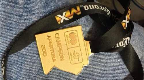 Medalla que ganó Chivas en Copa MX, a la venta
