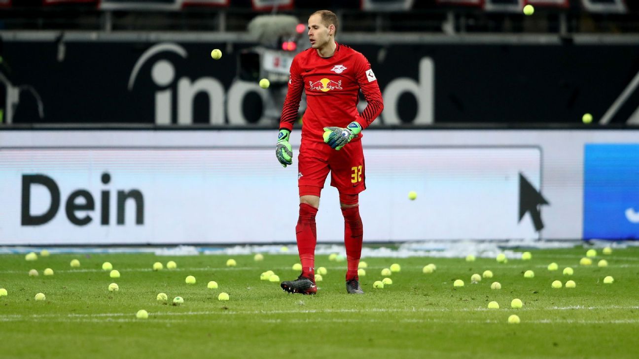 Eintracht Frankfurt fans protest Monday game with tennis ball toss
