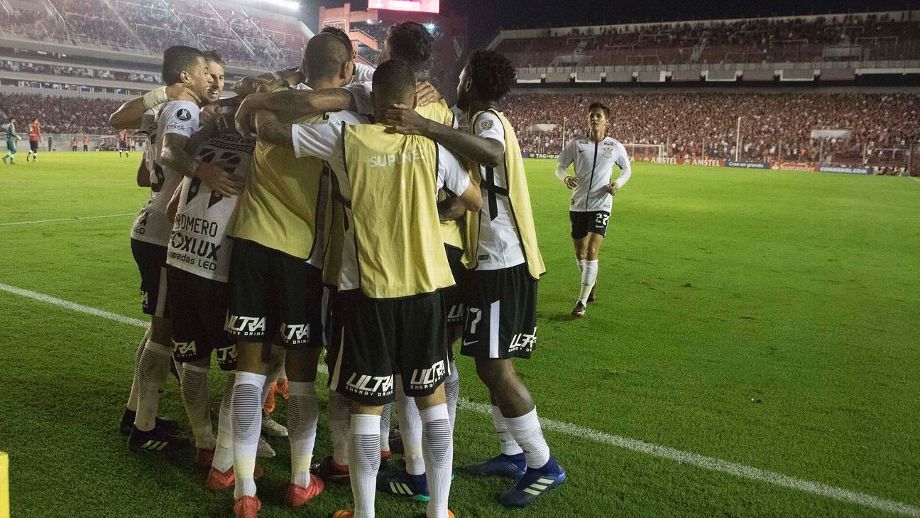 Corinthians cresce sem o sonhado camisa 9 e muda até convicção de Carille