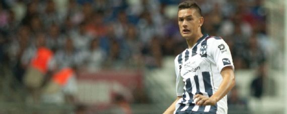César Montes, opción para Chivas como parte de pago por Pizarro