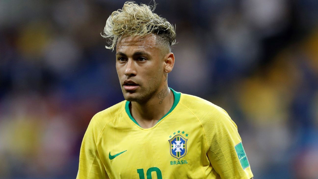 Neymar cambia el corte de pelo tras el primer partido de Brasil