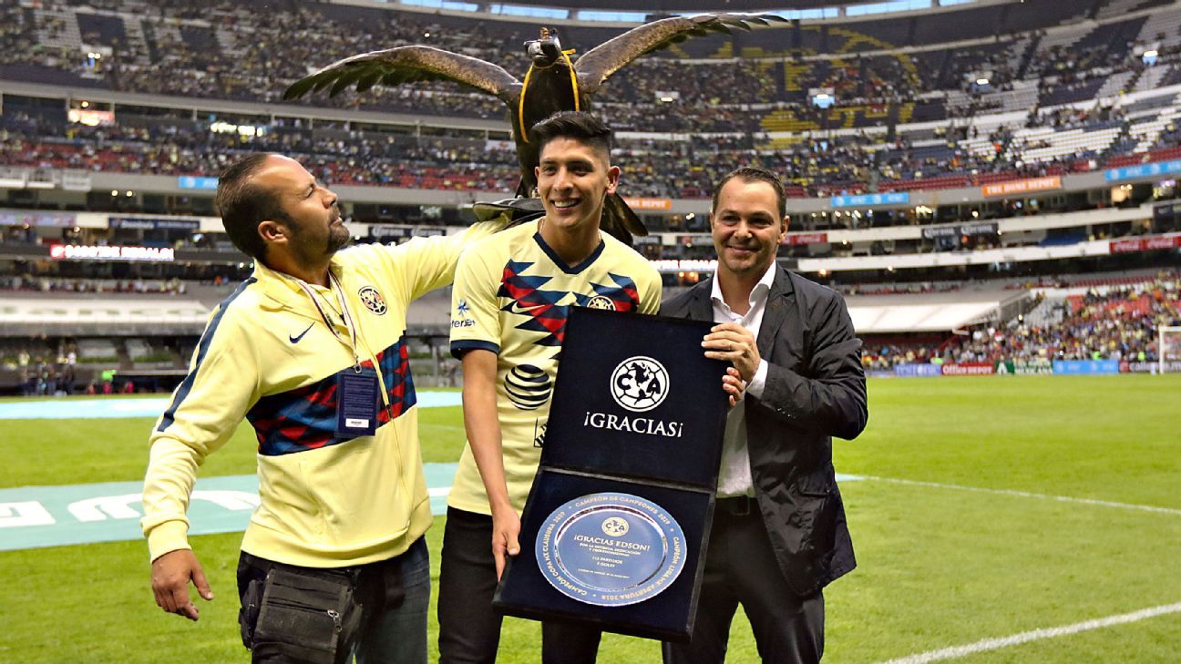 Edson Álvarez recibió homenaje del América