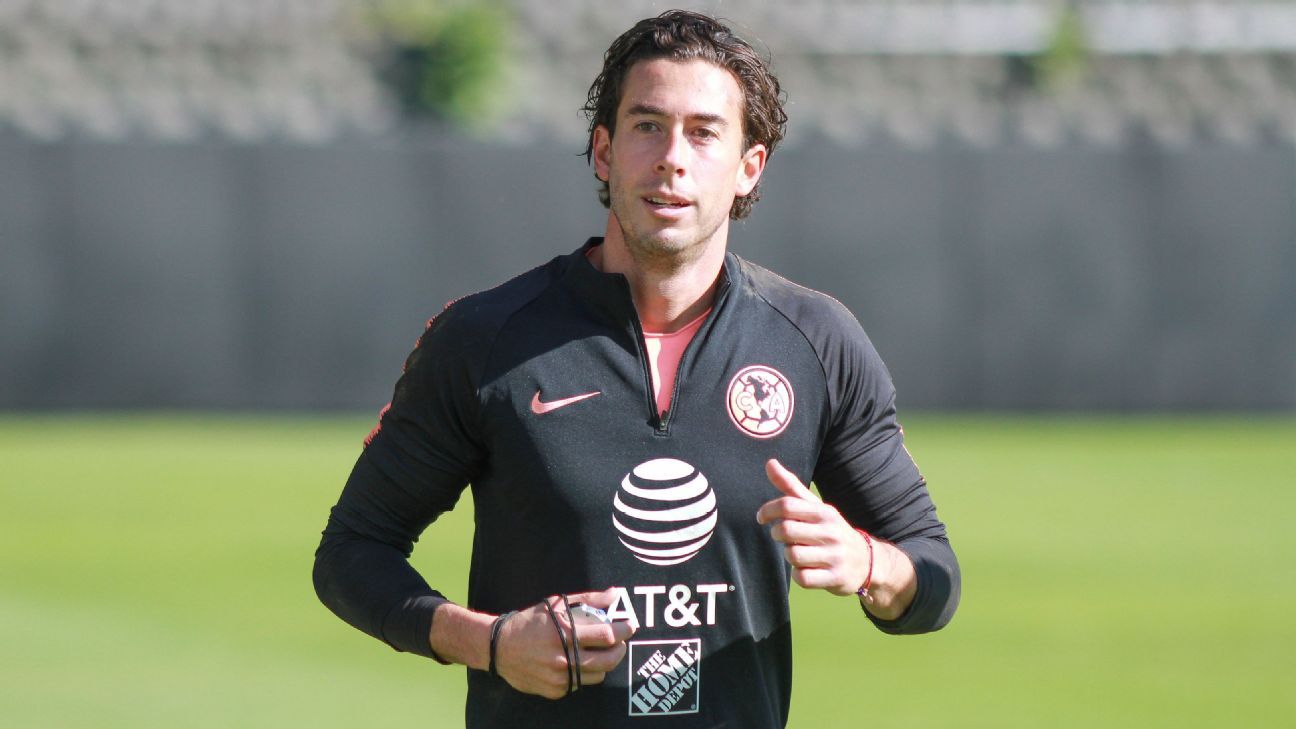 Óscar Jiménez, an unusual case in América's goalkeeping.