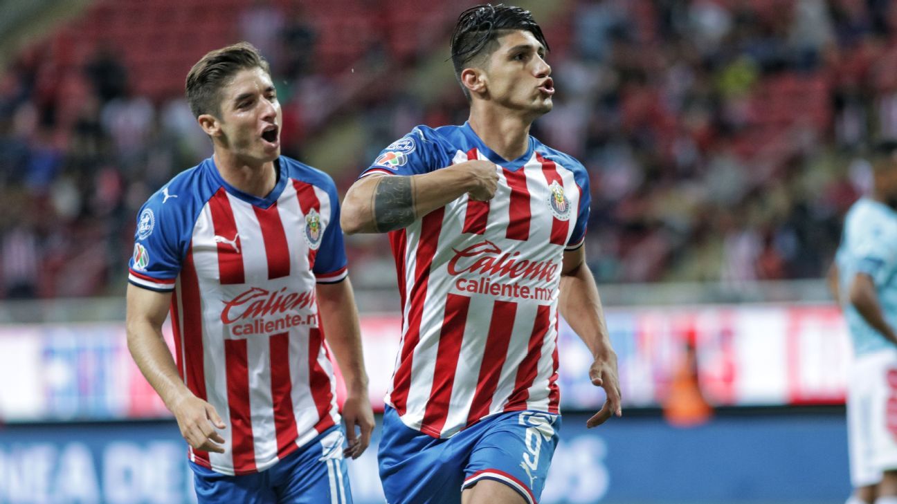 Pulido iguala su mejor marca goleadora con Chivas