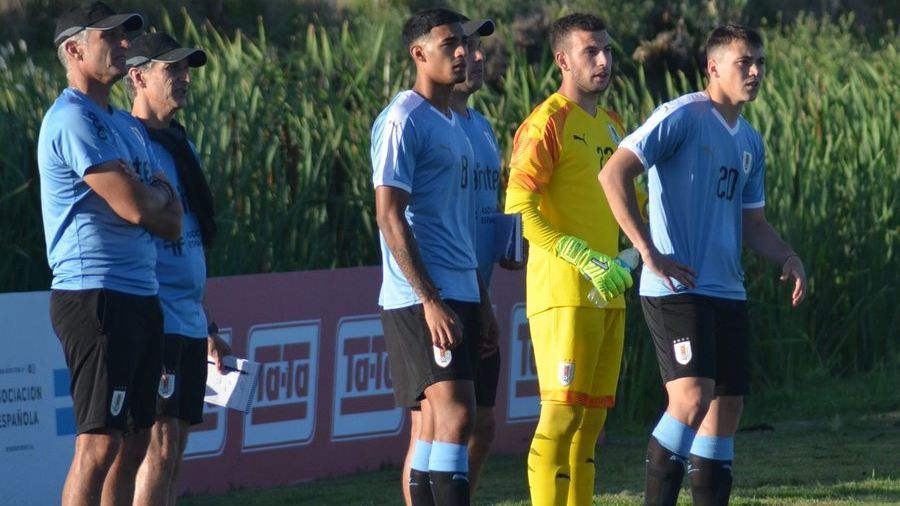 Selección de Liga Premier y Uruguay Sub-22 empatan sin goles