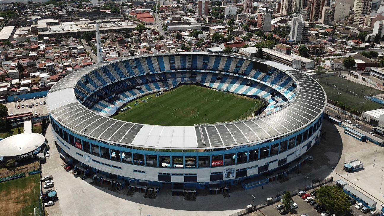 Fútbol, a puertas cerradas en casi todo el país