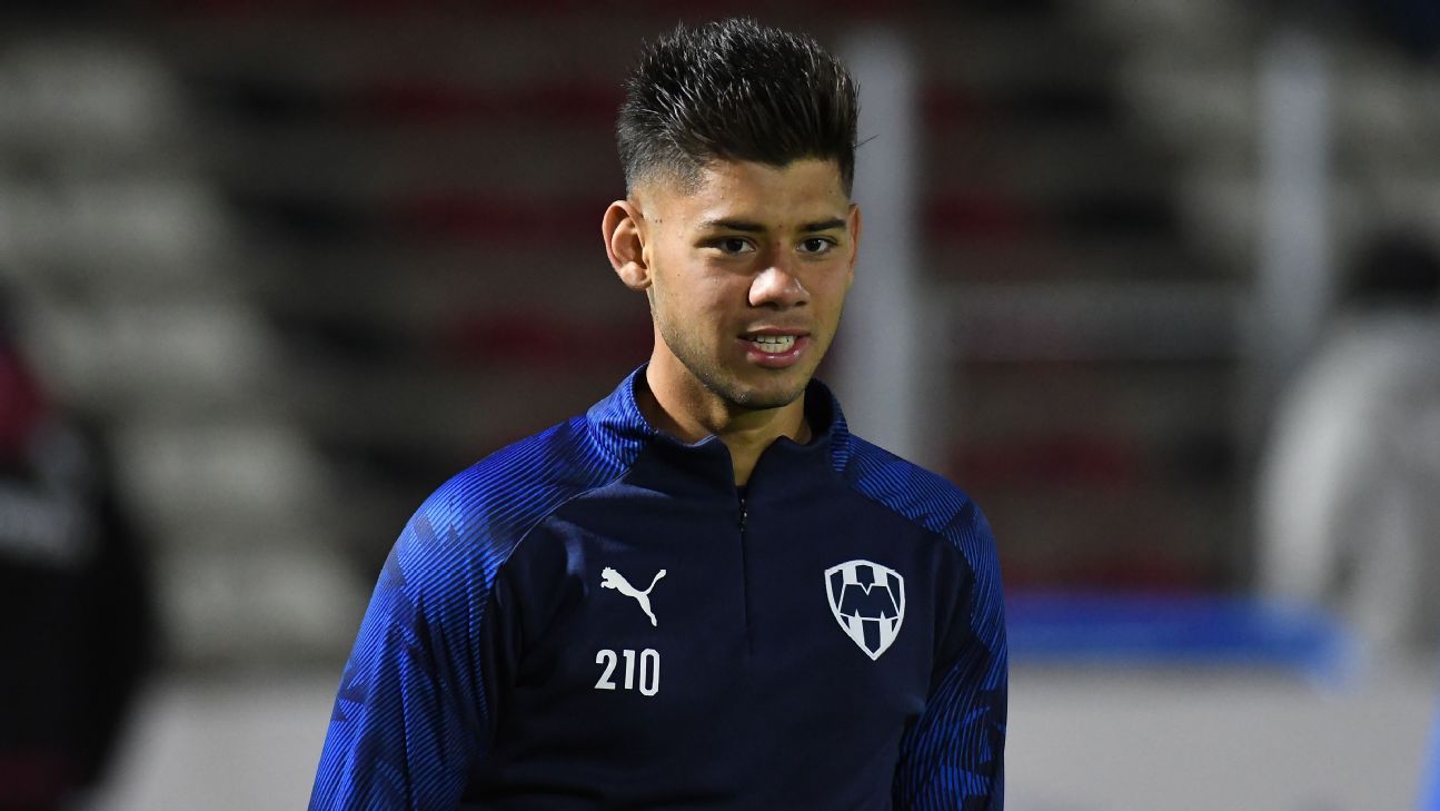 Shayr Mohamed starts as a starter for the first time with Rayados.