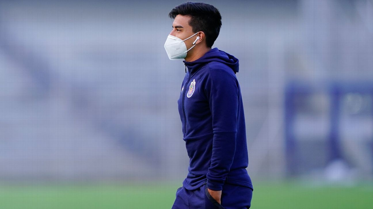 Beltrán vuelve a la titularidad con Chivas en lugar del 'Gallito' Vázquez