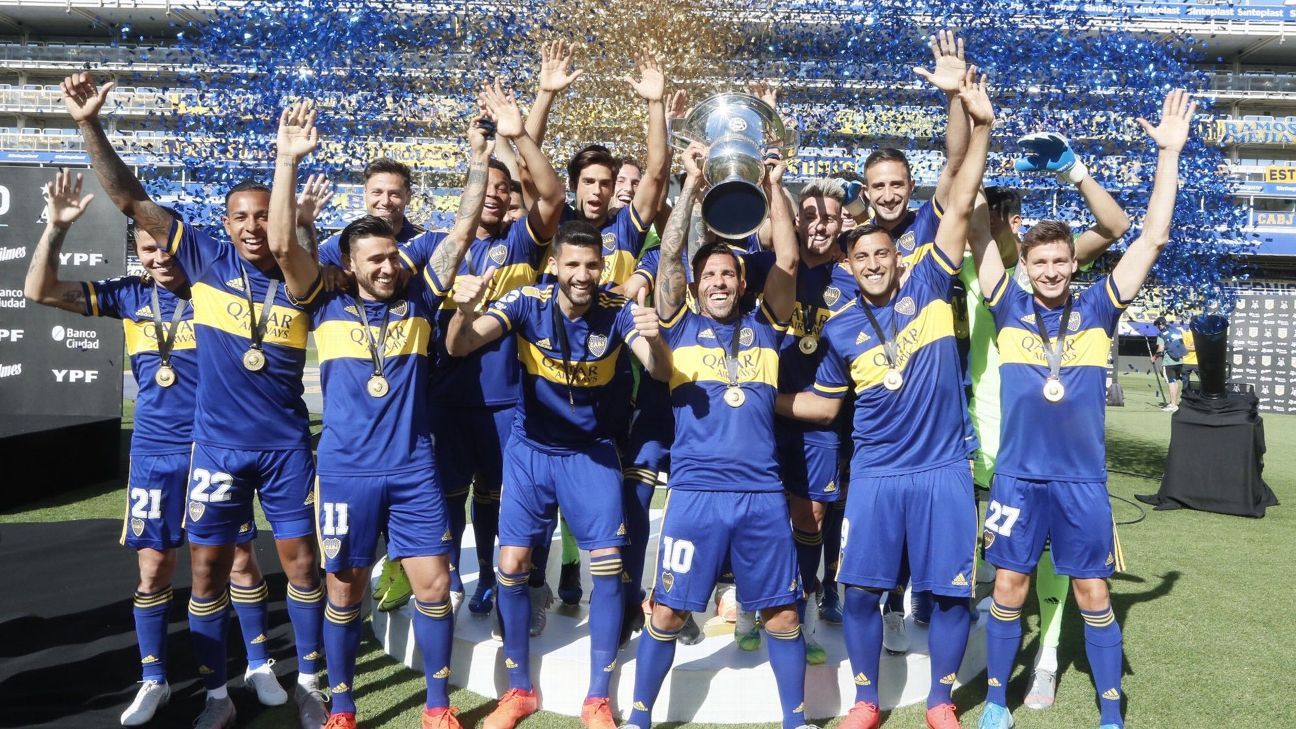 Tras ocho meses, Boca recibió el trofeo de campeón
