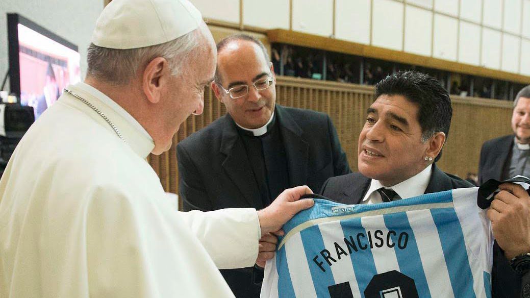 El Papa describió a Maradona como 