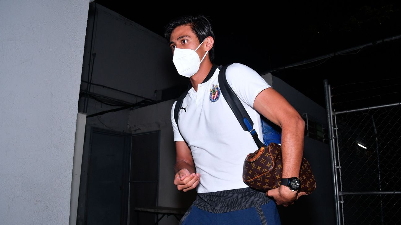 José Juan Macías' participation against Toluca remains in suspense.