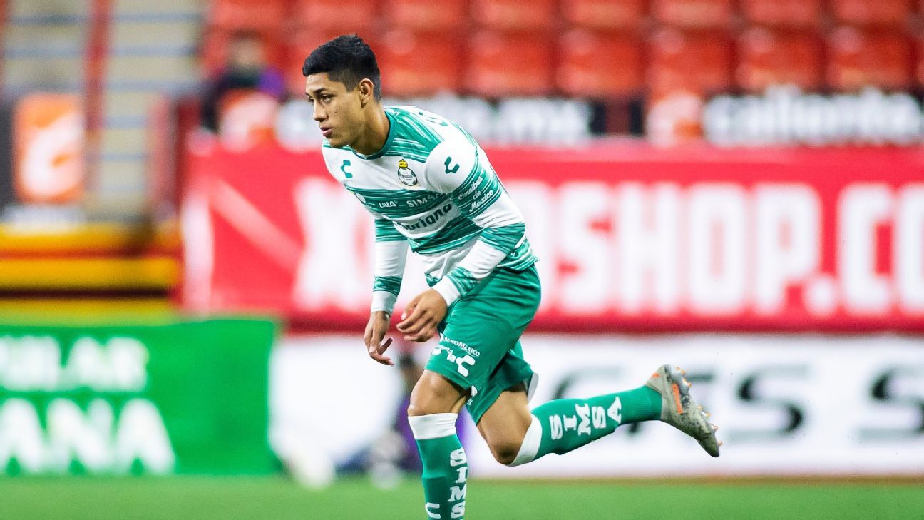 Omar Campos rejected América for Santos and now wants to prolong Cruz Azul's drought.