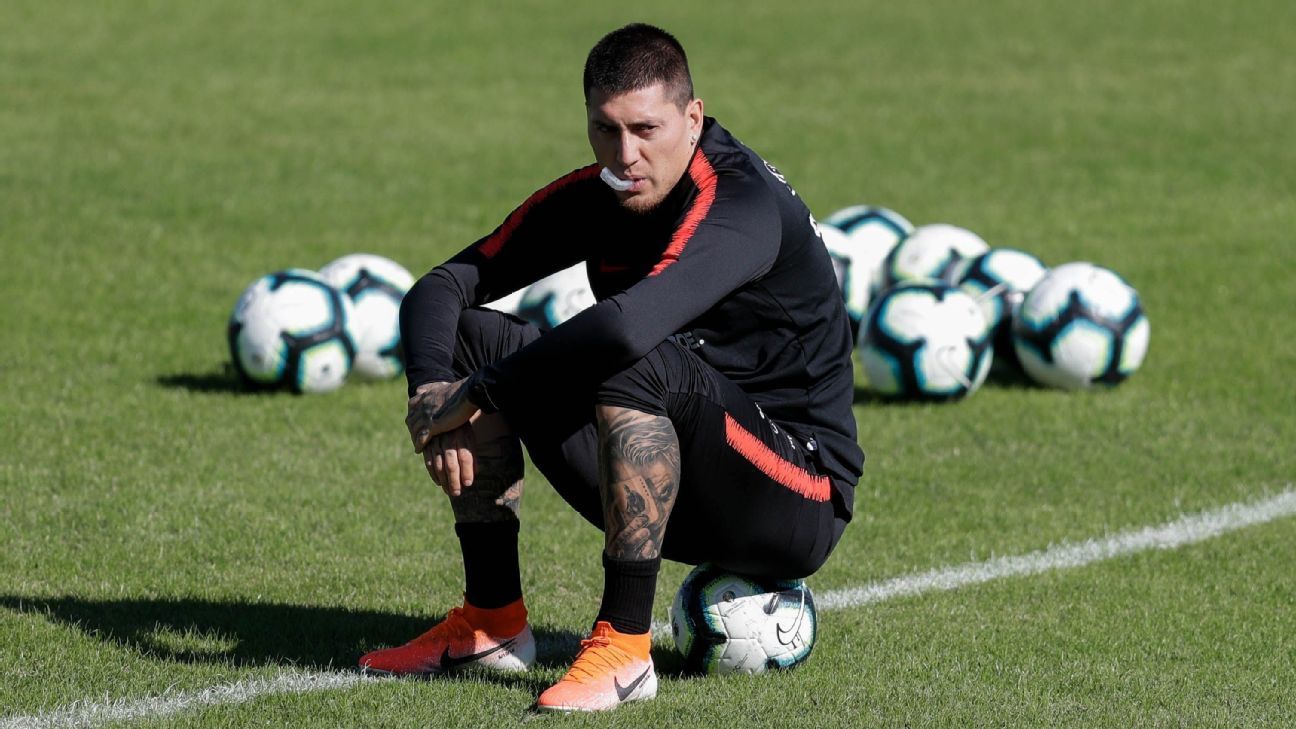 Nico Castillo está en México para conocer su futuro; Juventude de Brasil no lo espera de regreso