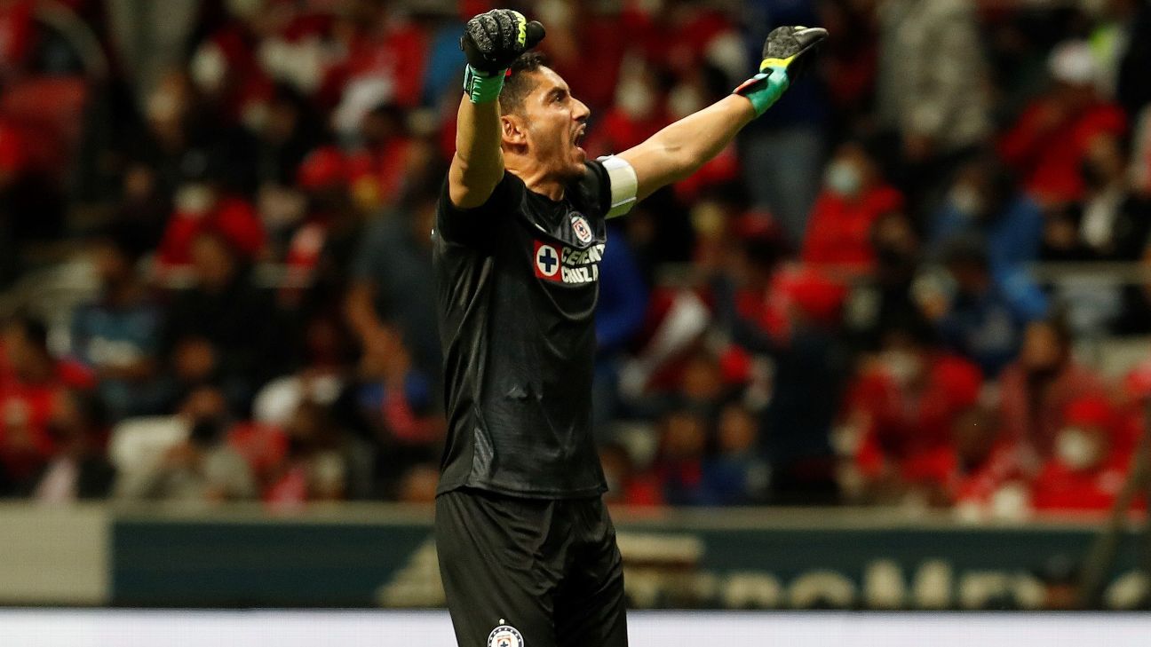 El regreso de Corona y detalles del primer once titular del Potro Gutiérrez con Cruz Azul