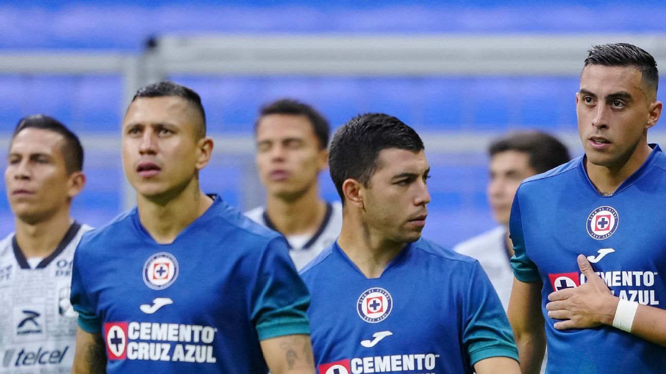 Afición de Cruz Azul reprobó el regreso de Cata Domínguez al once titular