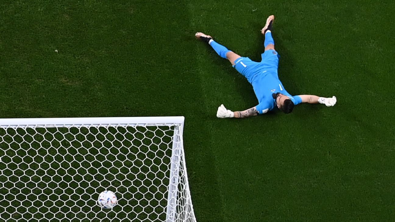 ECUADOR v PAISES BAJOS