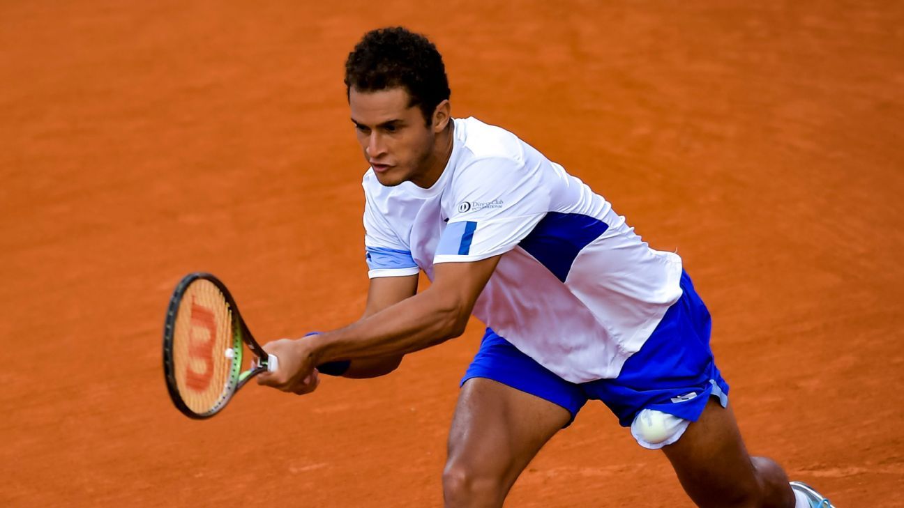 Alcaraz, también out en Monte-Carlo por artritis en una mano