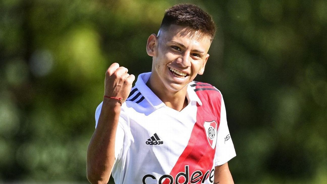 Claudio Echeverri entrenará con la Primera de River Plate - ESPN