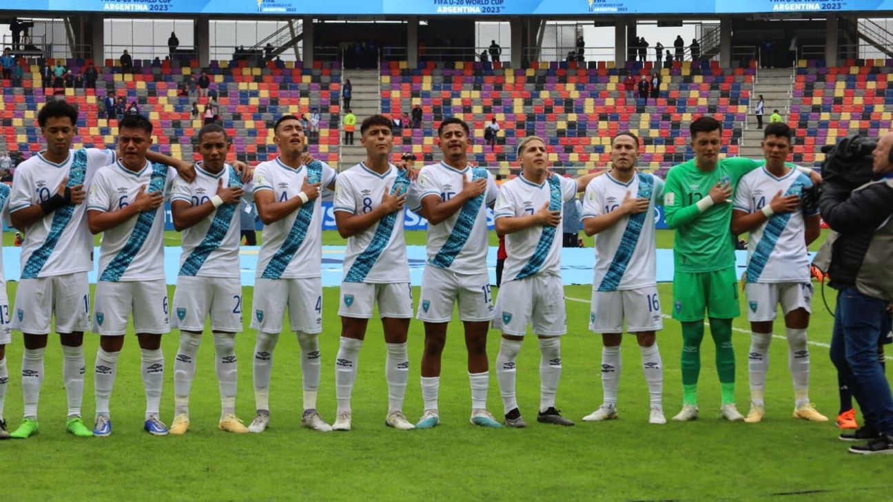 Fernando Palomo conmovido por la forma en que seleccionados guatemaltecos cantaron el himno - ESPN