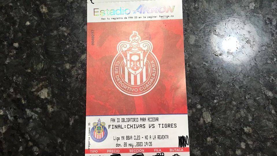 Familia devuelve boletos extraviados para Final entre Chivas y Tigres - ESPN