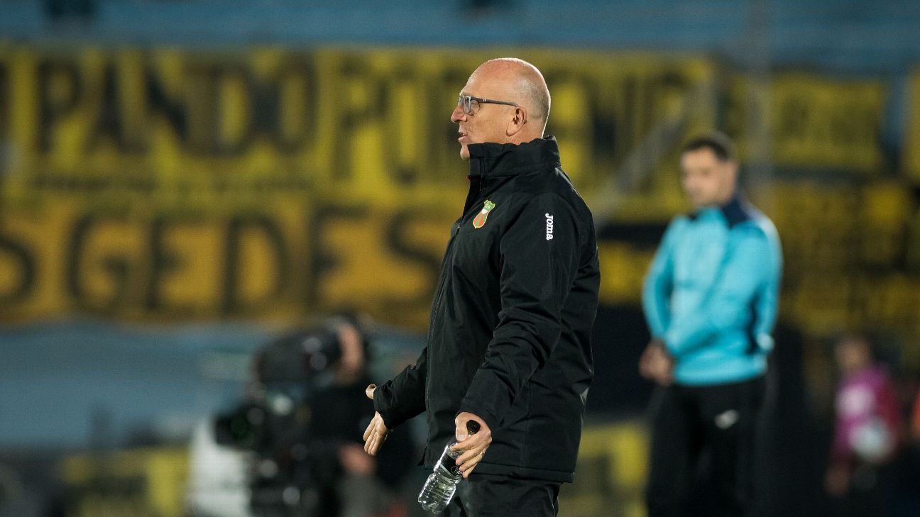 Deportivo Maldonado reclamó dos penales en el primer tiempo ante Peñarol - ESPN