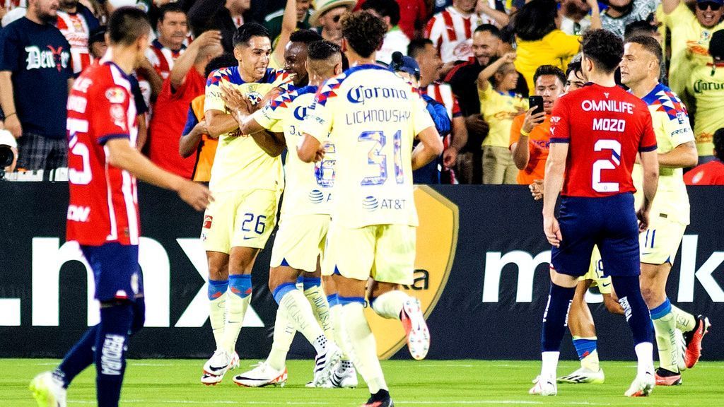 América se impone a Chivas con doblete de Julián Quiñones - ESPN