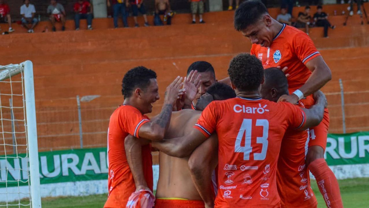 Achuapa le arrebata el triunfo a Cobán y es líder a una fecha para el final - ESPN